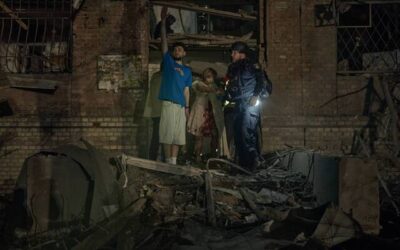 Almeno dieci morti a Kiev in un bombardamento russo con missili e droni