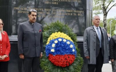 El presidente de Venezuela se reunió con su homólogo de Cuba en Moscú y reafirmó su compromiso de “continuar fortaleciendo lazos de unión”