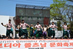 Cambodians Celebrate Khmer New Year in South Korea