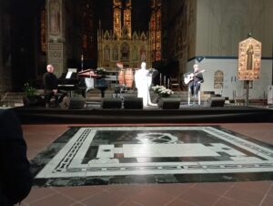 From Florence, Noa calls for an end to the war and launches “Re-Imagine Peace”