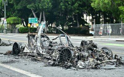 Arresti a Los Angeles per violazioni del coprifuoco, il Texas schiera la guardia nazionale