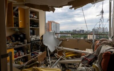 Almeno otto morti nei bombardamenti russi sulla capitale ucraina Kiev 
