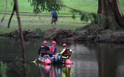 Trump visita il Texas devastato dalle alluvioni, mentre aumentano le polemiche