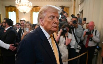 Negli Stati Uniti il caso Epstein imbarazza Donald Trump