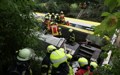 Tre morti nel deragliamento di un treno in Germania