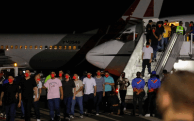 «Fronteras de poder, cuerpos en disputa: Venezuela, entre la dignidad y la estrategia migratoria de Trump»- Por Paula Giménez y Matías Caciabue