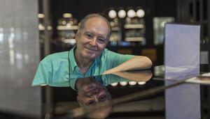 Diego A. Manrique: “Escuché de manera obsesiva a Karol G, tiene algunas canciones absolutamente deslumbrantes”