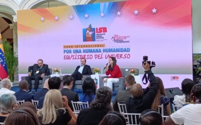Venezuela | En Caracas inició el Foro Internacional por una Humana Humanidad, celebrado por los 242 años del nacimiento de Simón Bolívar