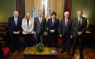 Uruguay | Yamandú Orsi y Javier Milei mantuvieron su primera reunión bilateral en la previa a la cumbre del Mercosur