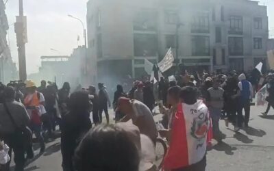 Perú | La Policía Nacional reprimió a familiares de las víctimas que marcharon contra la presidenta de facto Dina Boluarte durante los años 2022 y 2023