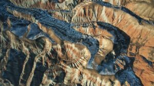 Planetary Raw Materials, the Countries That Rule and the Peoples That Wait