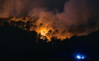 Un morto e nove feriti in un vasto incendio in Francia