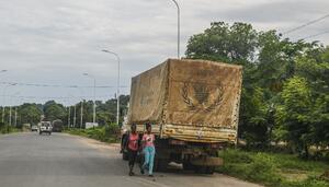 Un mes después del cierre de USAID, millones de vidas en todo el mundo corren peligro