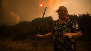 La Xunta intenta enviar un mensaje de “mejoría” con siete incendios descontrolados y 70.000 hectáreas quemadas