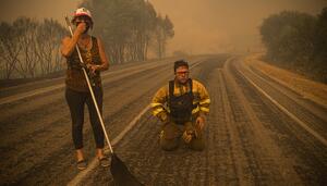 Galicia sale a la calle para acabar con la política forestal de la Xunta