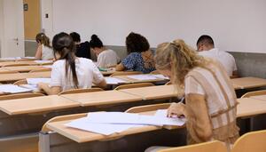 Polémica en las oposiciones docentes en Andalucía por errores de forma