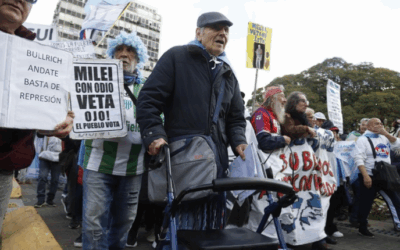 Argentina | Represión en marcha de jubilados: detienen a dos fotoperiodistas y registran heridos en Plaza Congreso