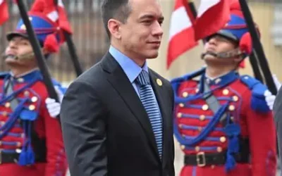 Noboa insiste en instalar bases militares extranjeras y legalizar juegos de azar