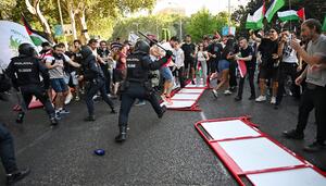 Bicis, vallas, violencia, genocidio