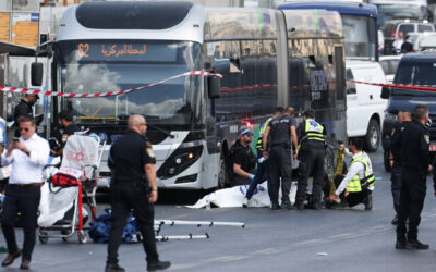Almeno sei morti in un attentato a Gerusalemme Est