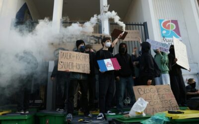 Manifestazioni e scioperi in Francia contro i possibili tagli alla spesa pubblica