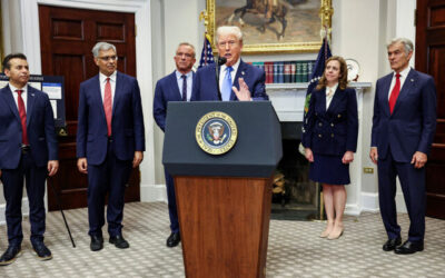 Donald Trump collega l’autismo al paracetamolo, i medici smentiscono