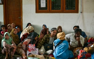 Tre morti e 38 dispersi nel crollo di una scuola islamica in Indonesia