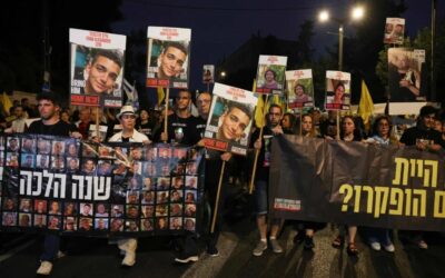 Internacional | Israelíes se manifestaron cerca de la residencia del primer ministro Benjamín Netanyahu exigiendo en fin del genocidio en Palestina y la liberación de rehenes