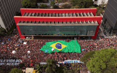 As ruas enfrentam o “Congresso dos privilegiados”
