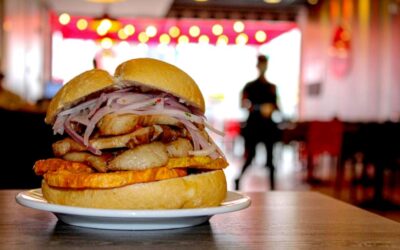Chicharrón: el negocio que mueve millones y conquista mesas en Perú