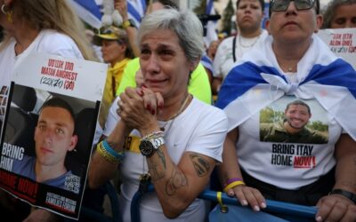 I primi sette ostaggi israeliani sono stati liberati da Hamas