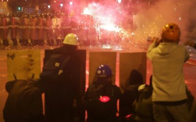 Un morto e più di cento feriti dopo una grande manifestazione a Lima, in Perù
