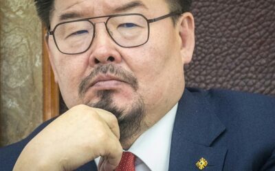 Il parlamento mongolo sfiducia il premier Gombojav Zandanshatar