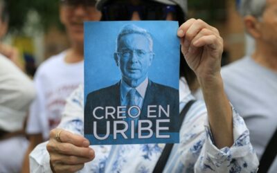 La giustizia colombiana annulla la condanna dell’ex presidente Álvaro Uribe