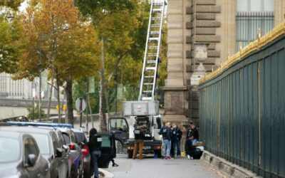 Francia, cinque nuovi arresti per il furto al Louvre
