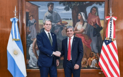 Argentina | El ministro de Economía, Luis Caputo, viaja de urgencia a Washington tras la advertencia de Estados Unidos sobre el rescate financiero