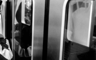 Elogio ao estranhamento social