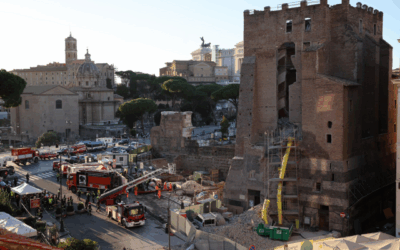 Crollo parziale di una torre medievale a Roma