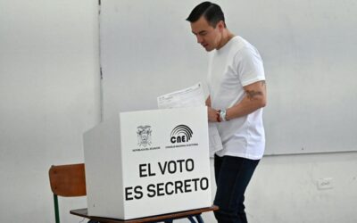 Gli elettori ecuadoriani bocciano il ritorno delle basi militari straniere