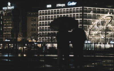 Lingotti d’oro, Rolex e armi