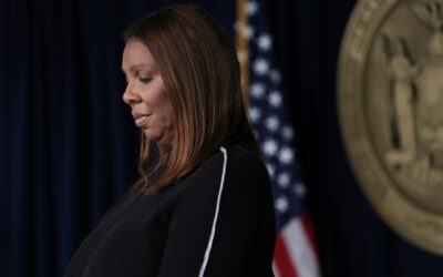 Una giudice federale statunitense archivia le azioni legali contro Comey e James