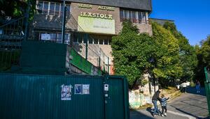 El blindaje de los guetos de clase alta en un sistema dual segregador asfixian a la escuela pública vasca