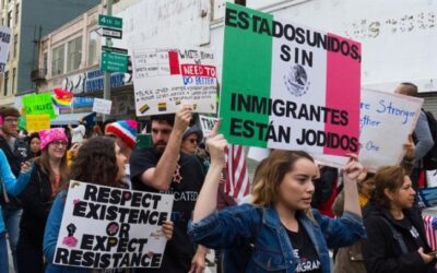 Los latinos le van dando la espalda a Trump