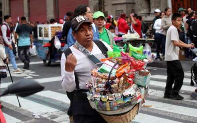Capta la informalidad a 54.9% de los trabajadores en México