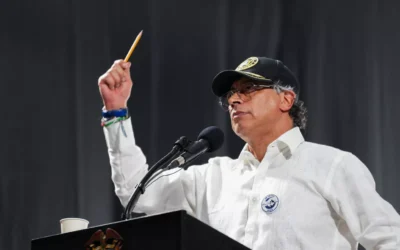 Colombia | Petro advierte que «un espacio aéreo nacional no lo puede cerrar un presidente extranjero» tras advertencia de Trump sobre Venezuela