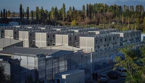 2025, el año que la UE convirtió los Balcanes en su centro de detención de migrantes