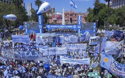 Diciembre otra vez en Argentina: ¿estallar, aguantar, endeudarse, suicidarse, luchar? – Por Emilia Trabucco