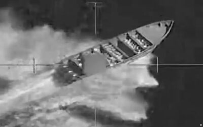 Despliegue militar de EEUU | El Comando Sur bombardeó tres embarcaciones en el Pacífico y murieron ocho personas