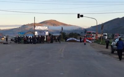 La Central Obrera Boliviana continúa el paro y bloqueo de carreteras en 40 puntos del país 